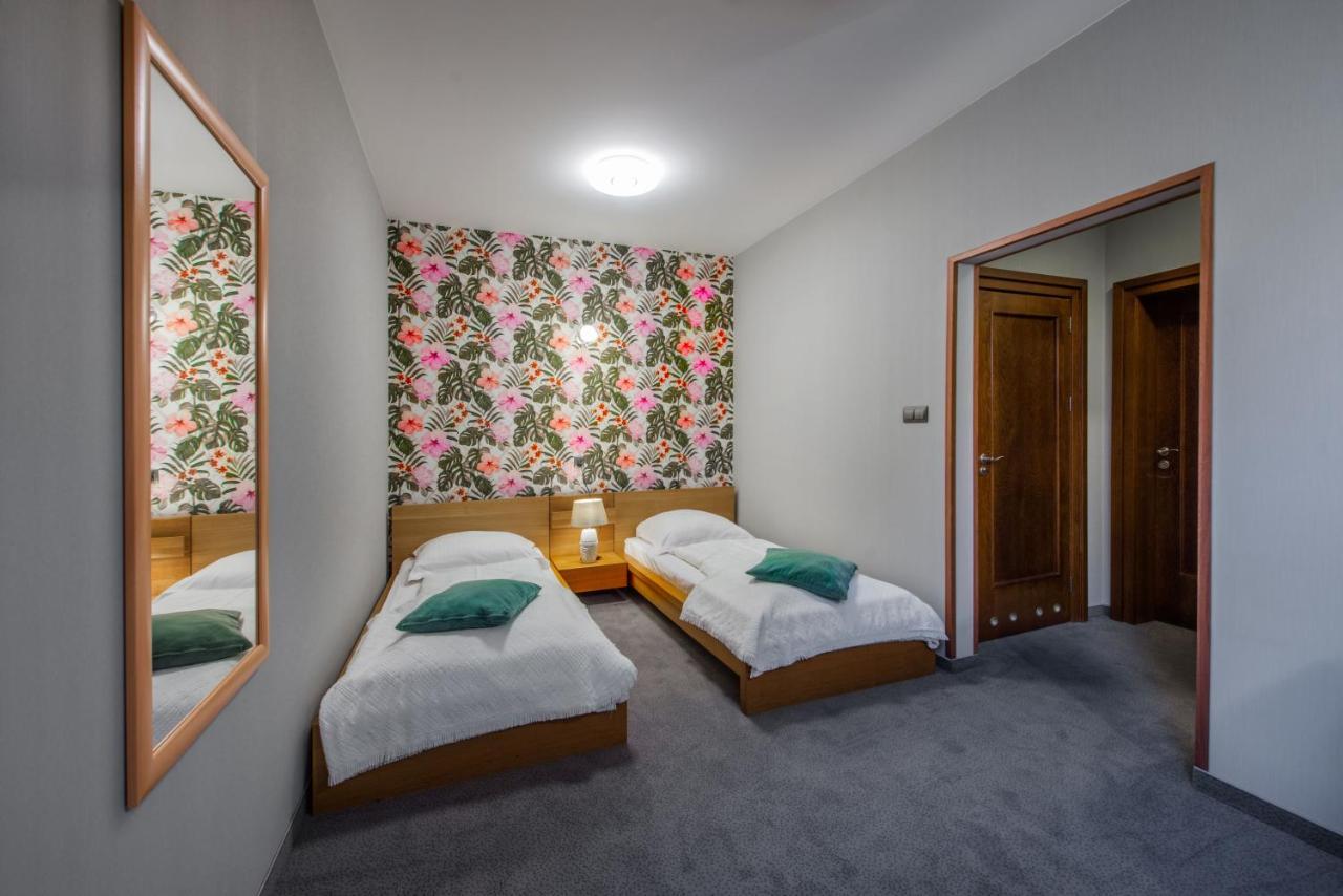 בוצ'ניה Hotel Zalesie מראה חיצוני תמונה