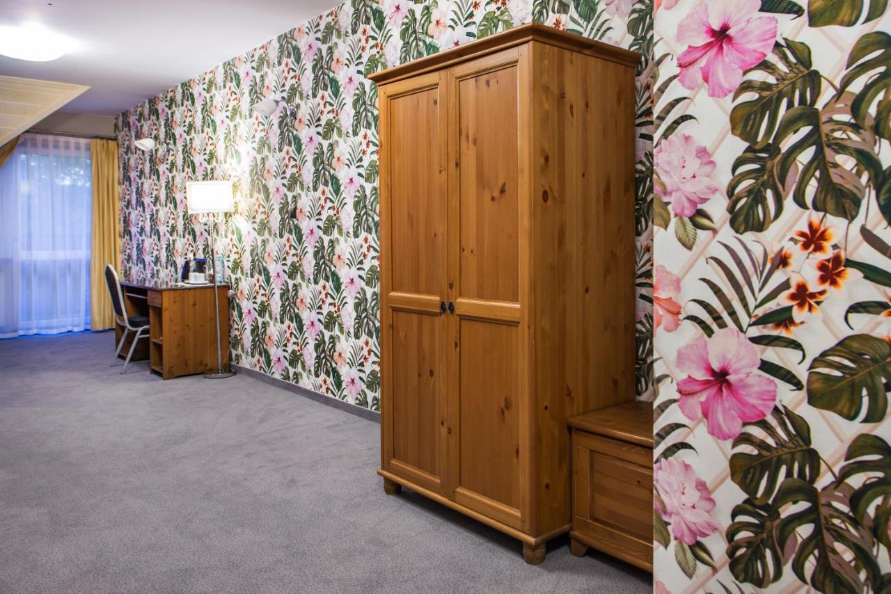 בוצ'ניה Hotel Zalesie מראה חיצוני תמונה
