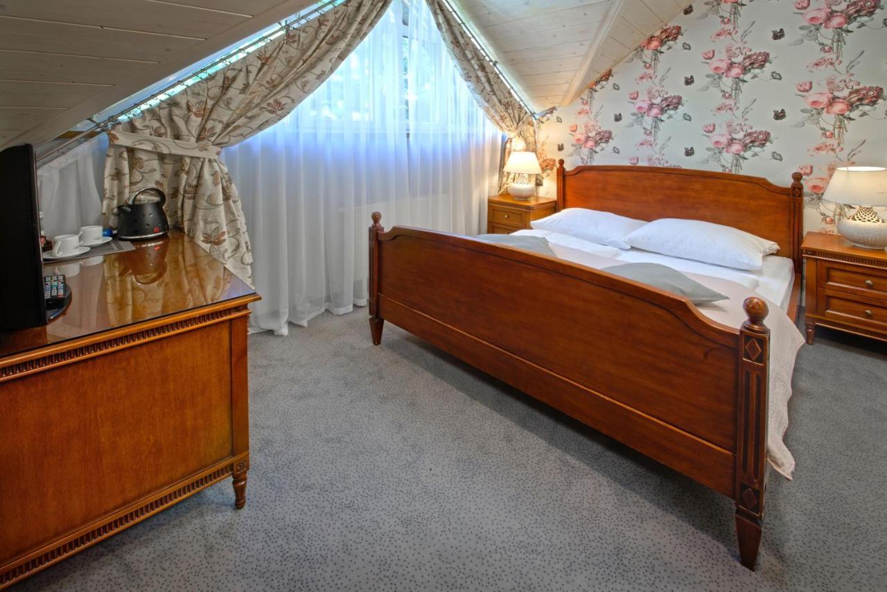 בוצ'ניה Hotel Zalesie מראה חיצוני תמונה