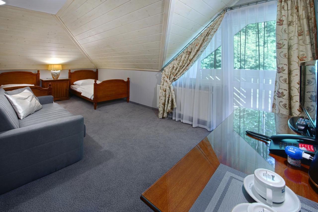 בוצ'ניה Hotel Zalesie מראה חיצוני תמונה