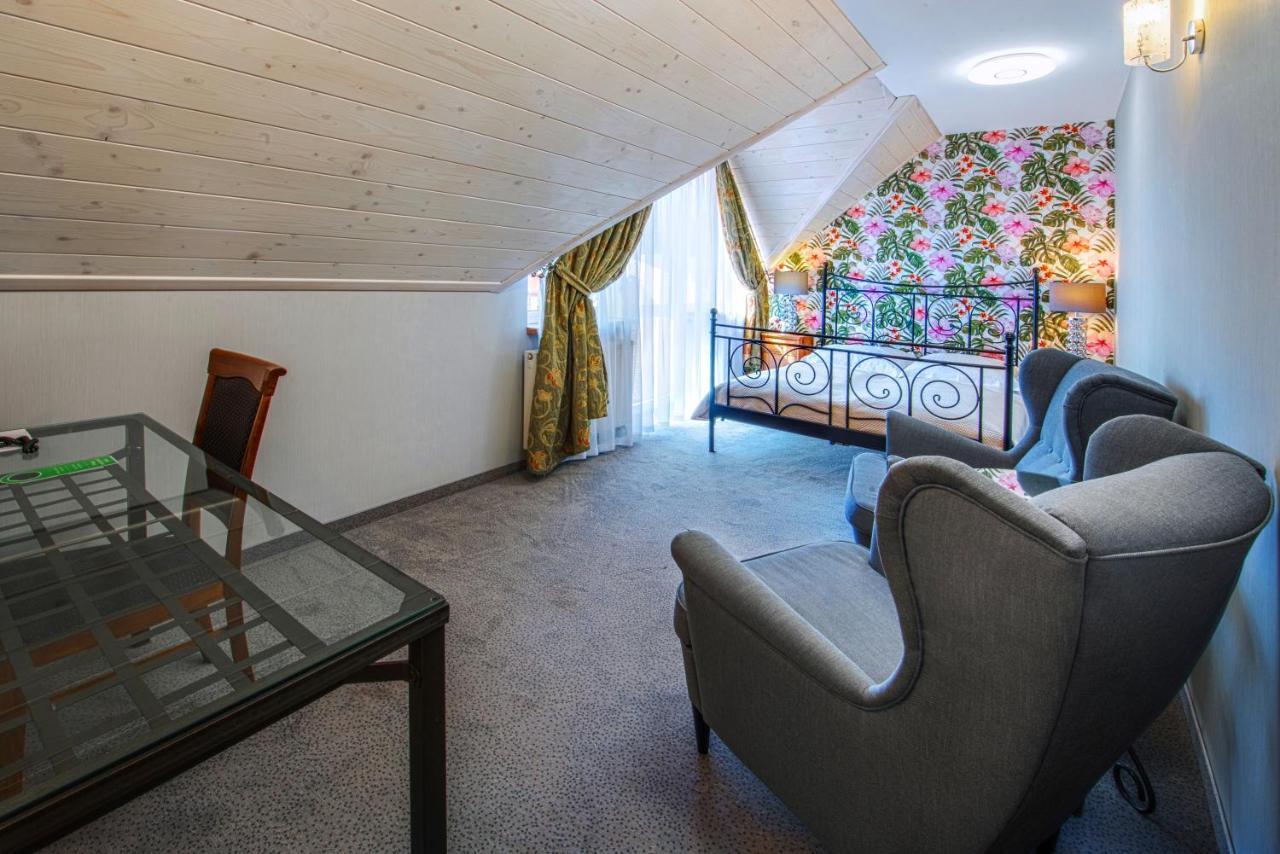 בוצ'ניה Hotel Zalesie מראה חיצוני תמונה