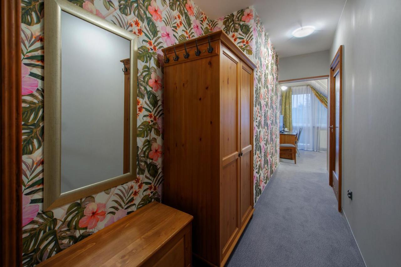 בוצ'ניה Hotel Zalesie מראה חיצוני תמונה