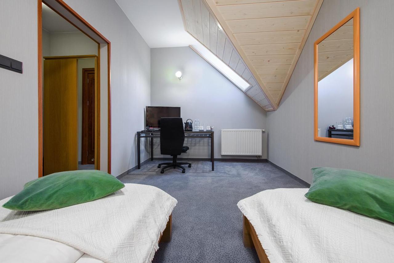 בוצ'ניה Hotel Zalesie מראה חיצוני תמונה
