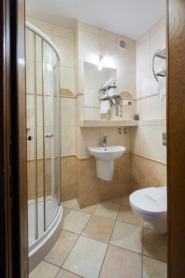 בוצ'ניה Hotel Zalesie מראה חיצוני תמונה