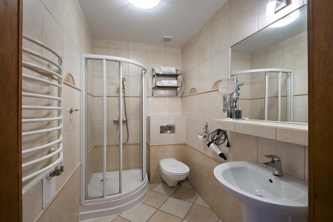 בוצ'ניה Hotel Zalesie מראה חיצוני תמונה